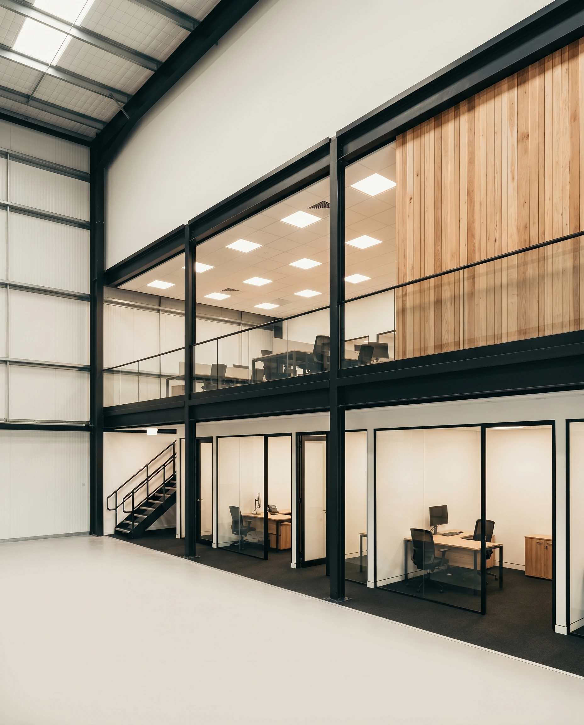 Mezzanine storage installation inside a warehouse